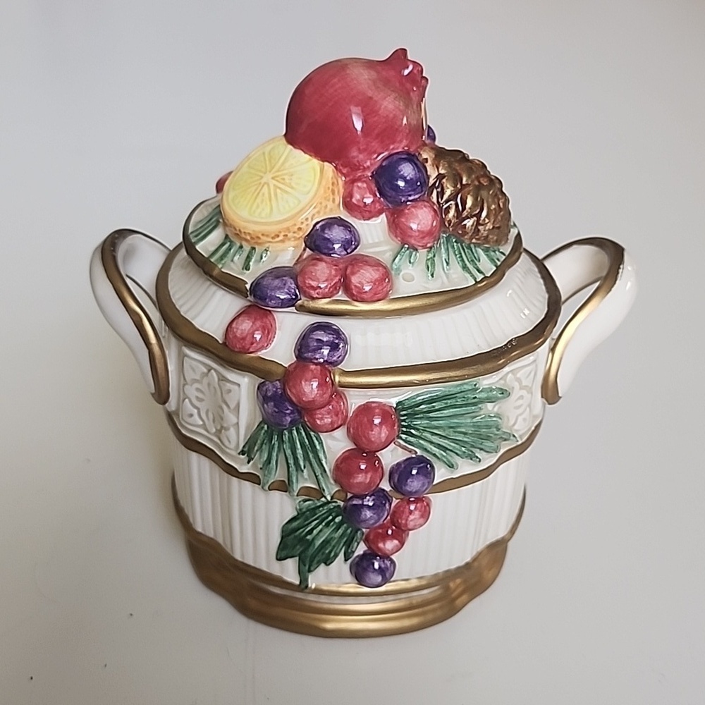 Fitz and Floyd Classics 1990 Winter Spice Christmas Sugar bowl with lid